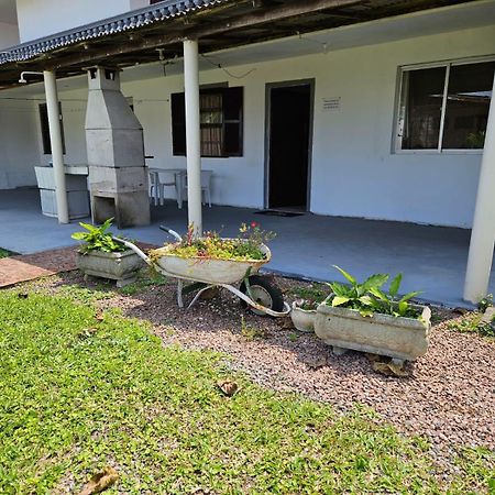 Acomodacao Ruth Guaratuba Exteriör bild
